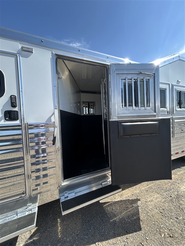 Trailer Photo 10