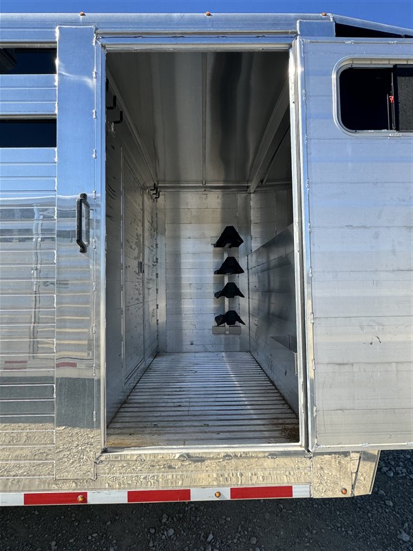 Trailer Photo 18