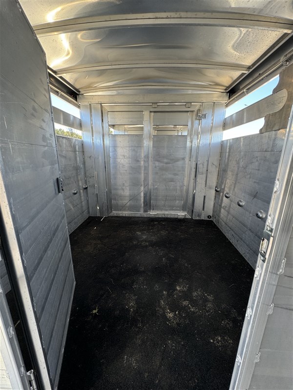 Trailer Photo 22