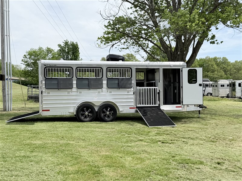 Trailer Photo 7