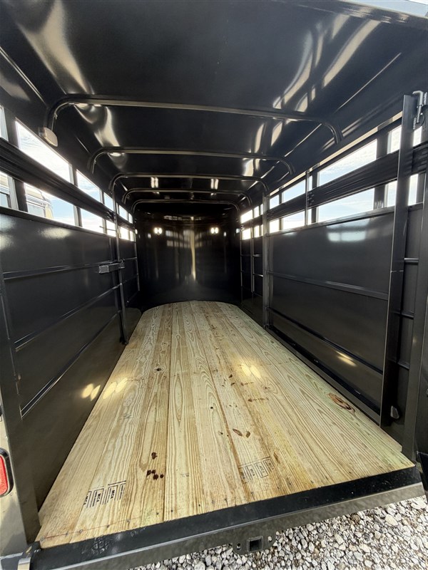 Trailer Photo 6