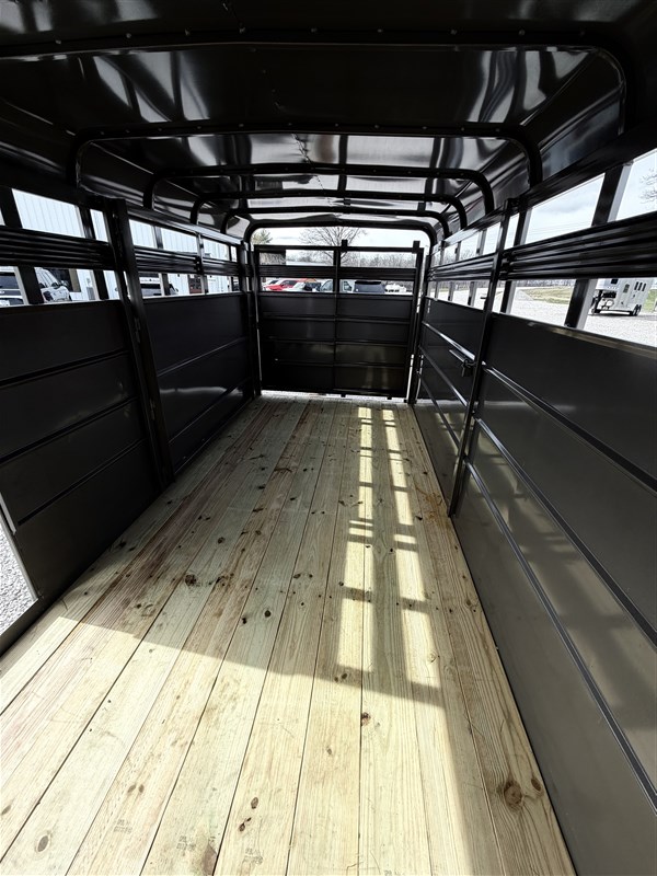 Trailer Photo 13