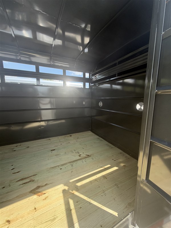 Trailer Photo 6