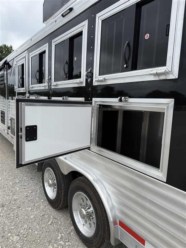 Trailer Photo 19