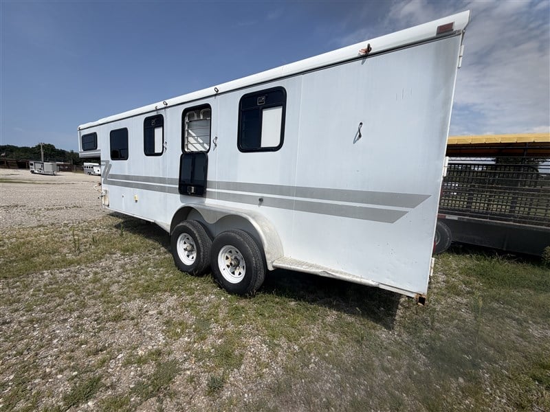 Trailer Photo 1
