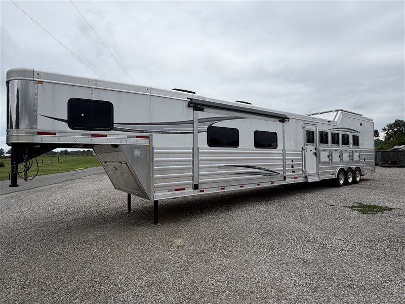 Trailer Photo 2