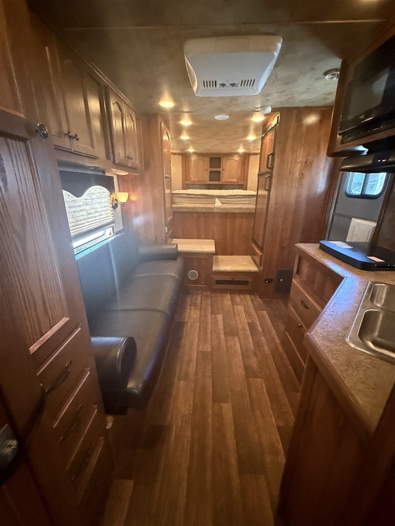 Trailer Photo 18