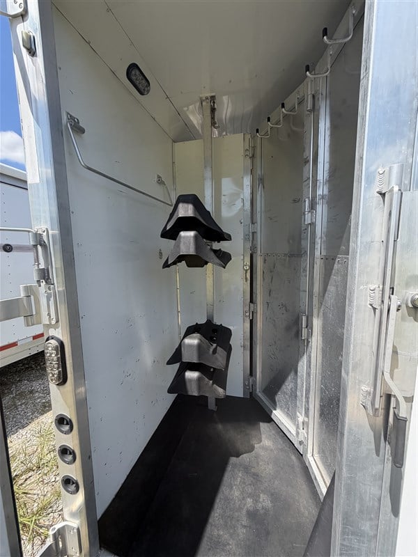 Trailer Photo 7