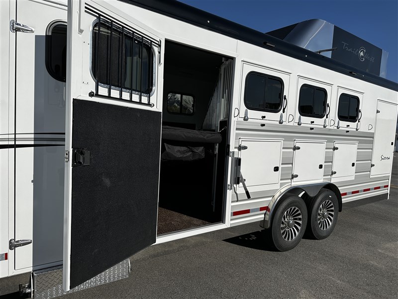 Trailer Photo 10