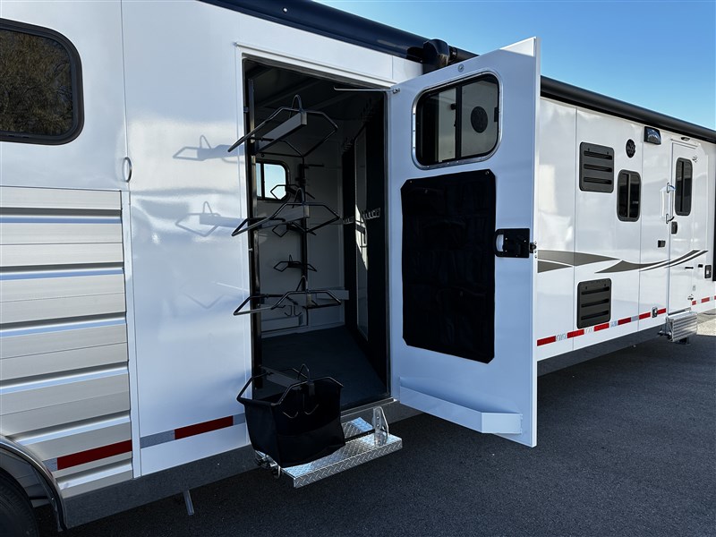 Trailer Photo 14