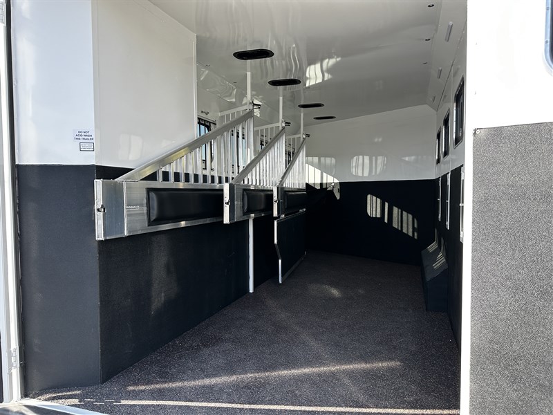 Trailer Photo 6