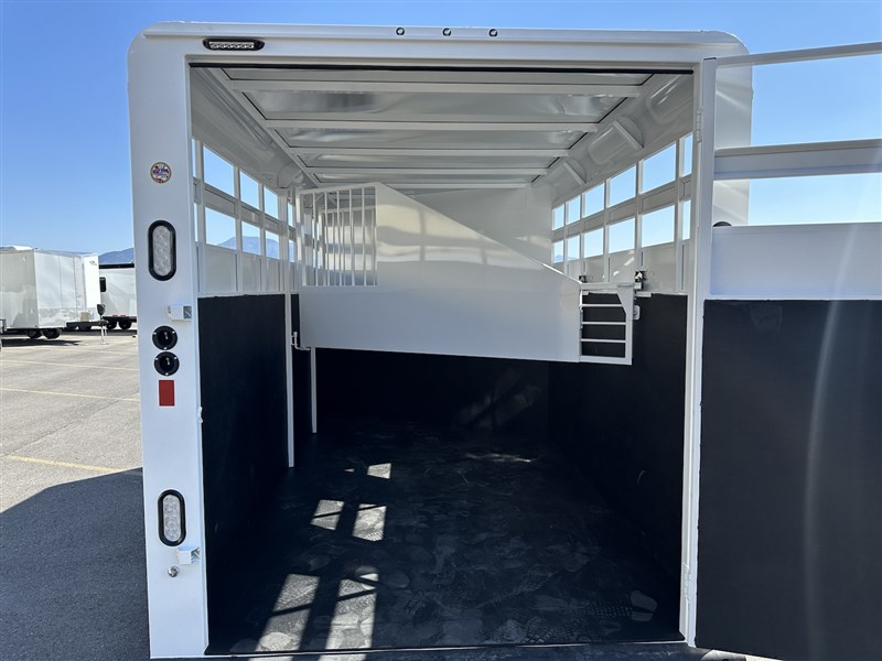 2025 Trails West adventure ii 3-horse