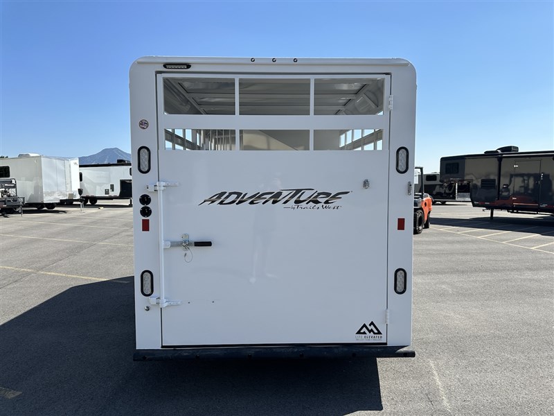 2025 Trails West adventure ii 3-horse