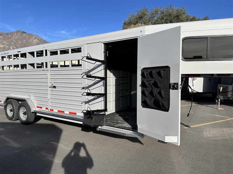 Trailer Photo 8
