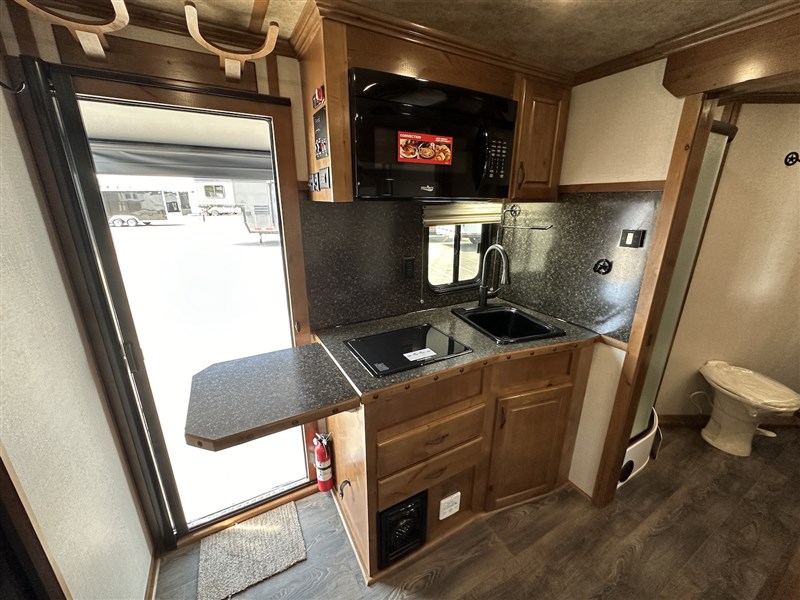 2024 Trails West fall special sierra 13x13 lq slide out 4-horse