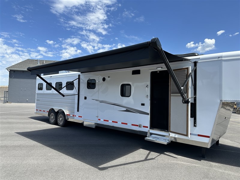 2024 Trails West fall special sierra 13x13 lq slide out 4-horse