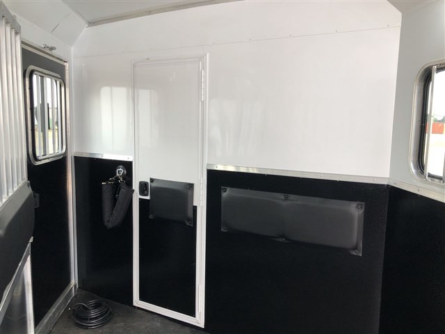 Trailer Photo 16