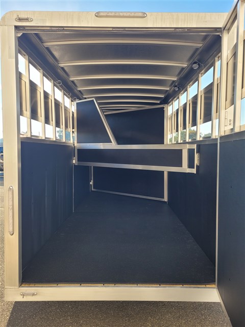 Trailer Photo 6