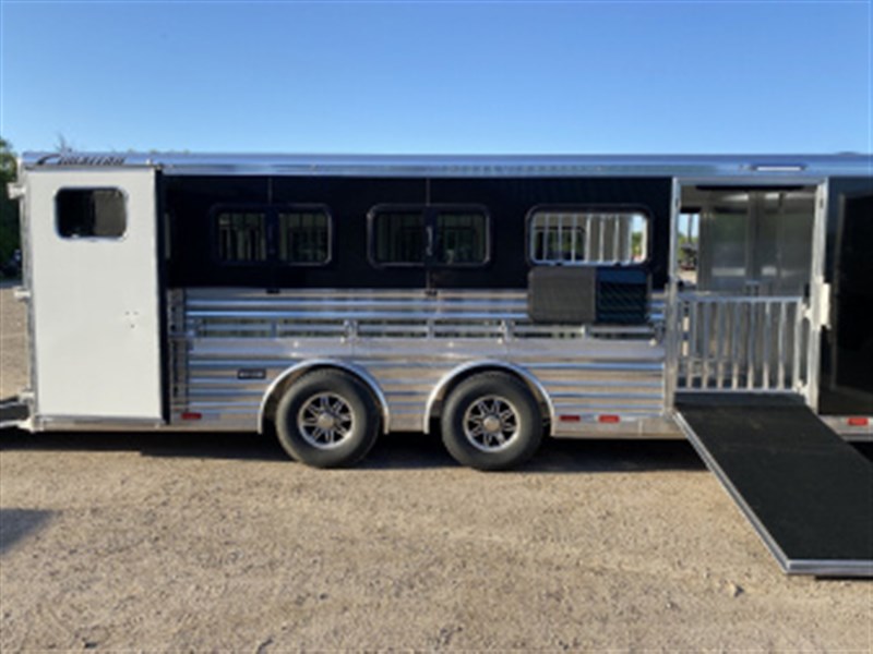 Trailer Photo 2