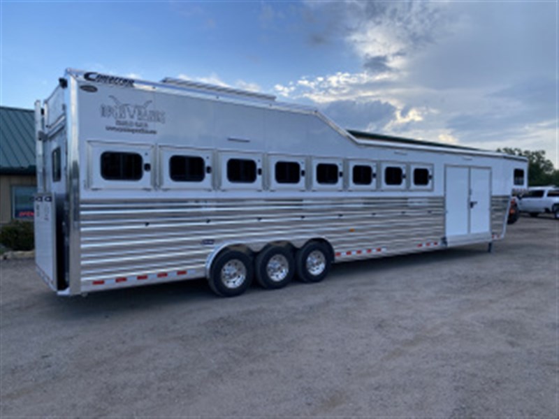 Trailer Photo 2