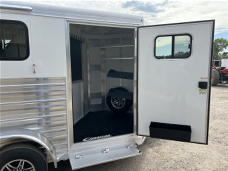Trailer Photo 4
