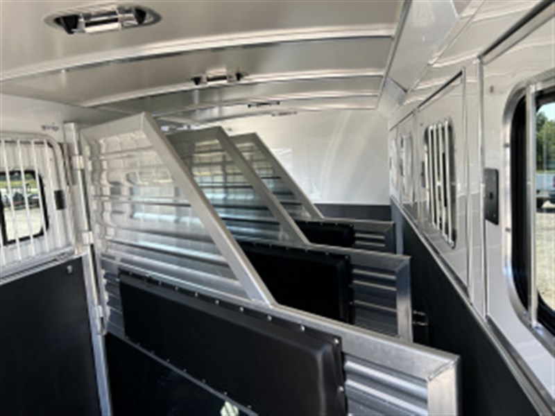 Trailer Photo 10