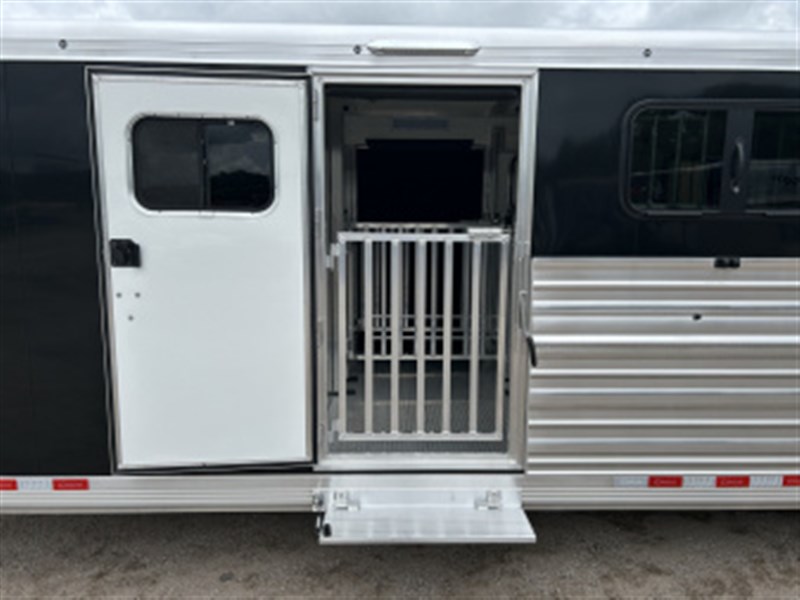 Trailer Photo 19