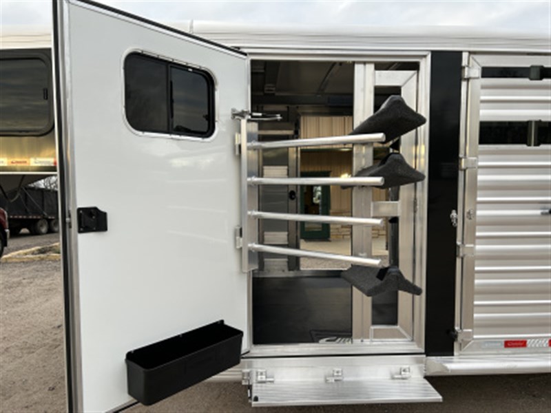 Trailer Photo 18