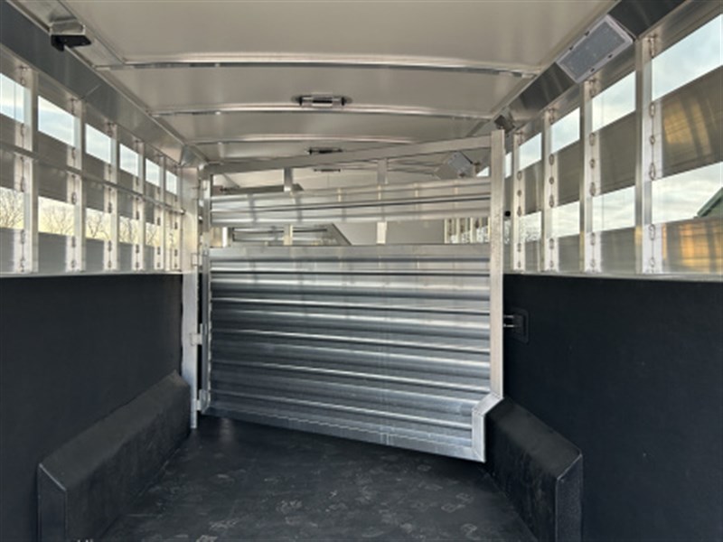 Trailer Photo 7