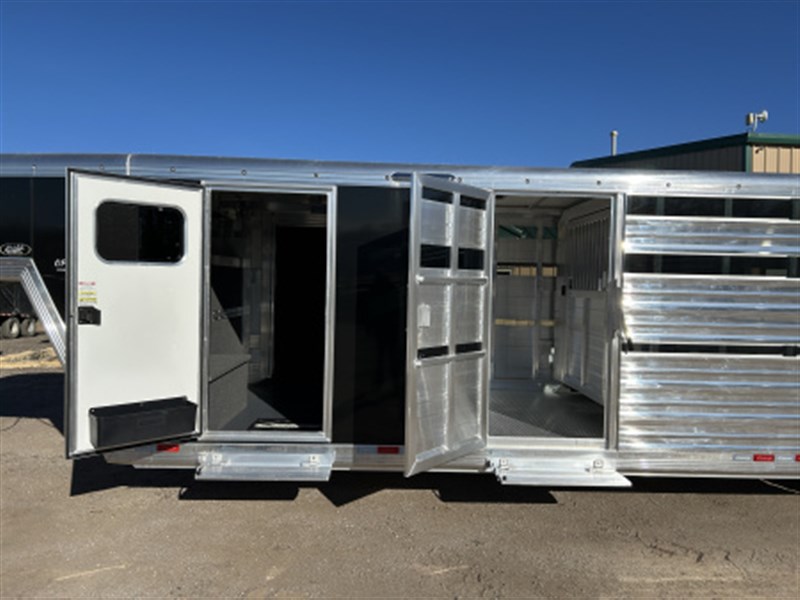 Trailer Photo 11