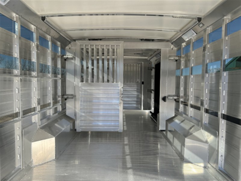 Trailer Photo 9