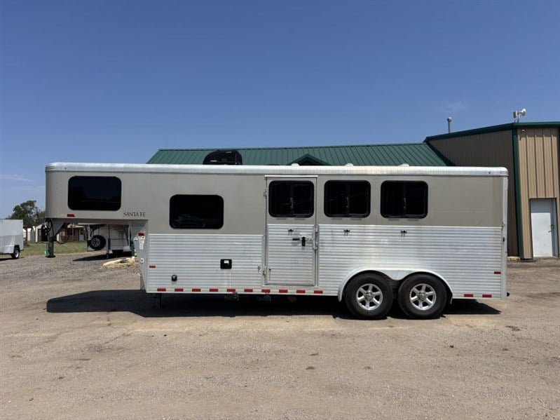 2017 Sundowner LQ Horse Trailer