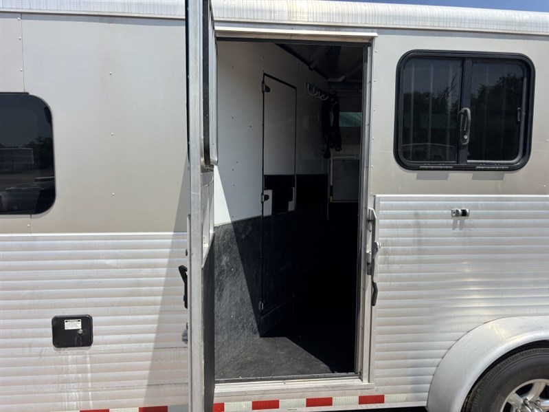 Trailer Photo 12