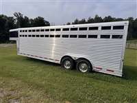 2007 Platinum Coach 24ft stock trailer