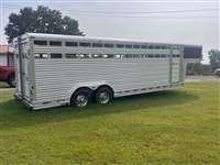 2007 Platinum Coach 24ft stock trailer