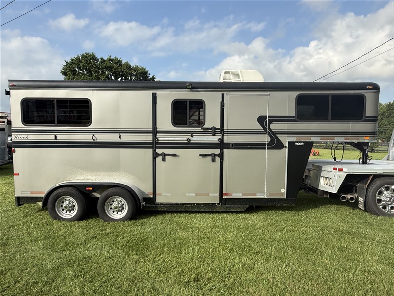 2015 Hawk two horse straight load