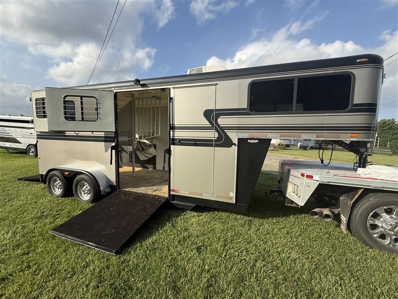 Trailer Photo 11