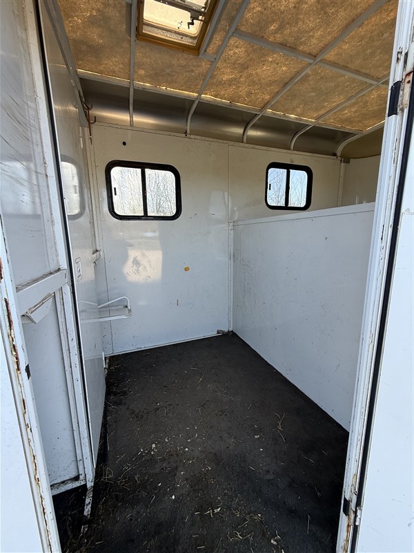 Trailer Photo 13