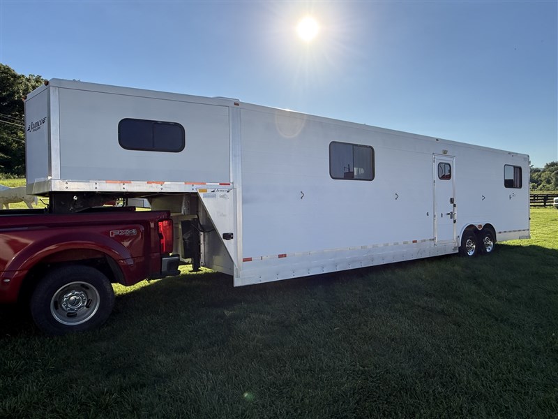 Trailer Photo 5