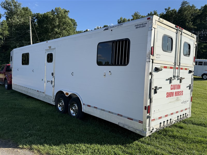 Trailer Photo 4