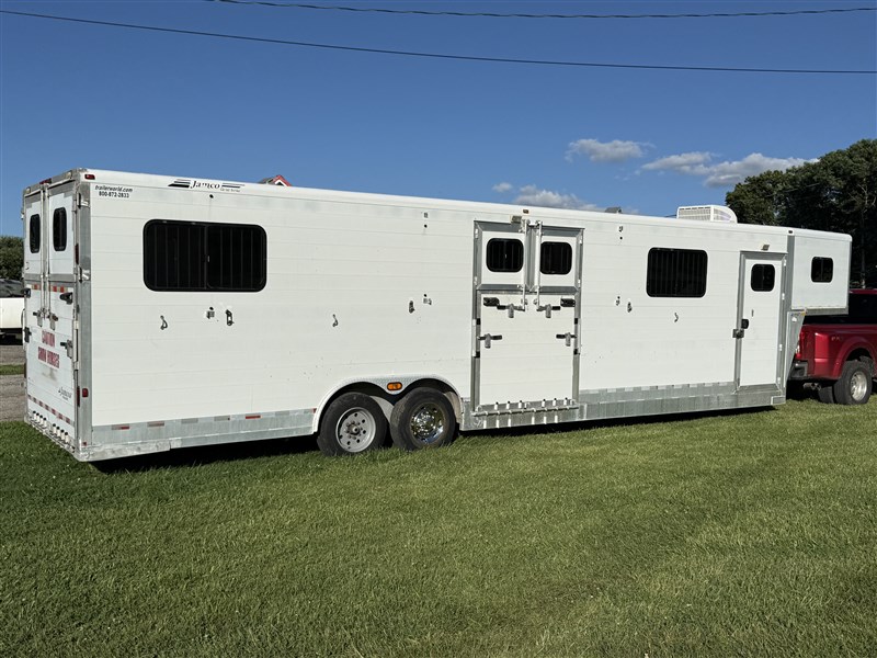 Trailer Photo 2