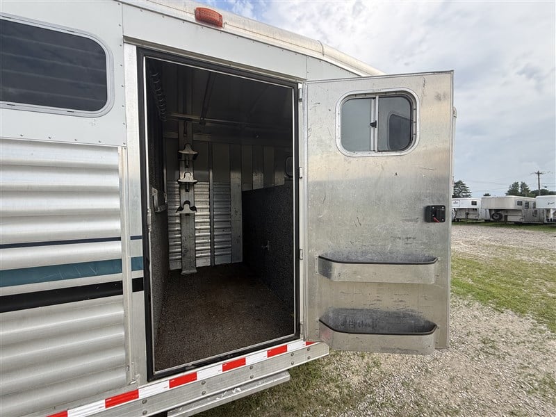 Trailer Photo 16