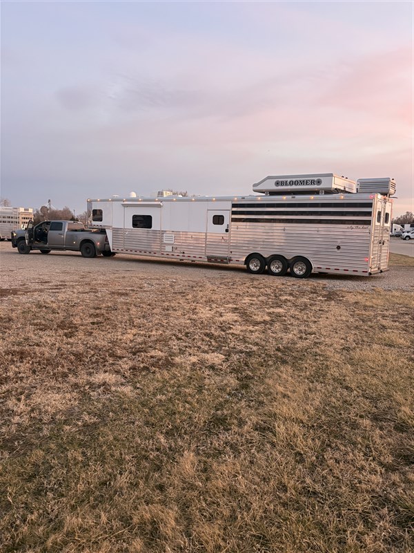 Trailer Photo 2