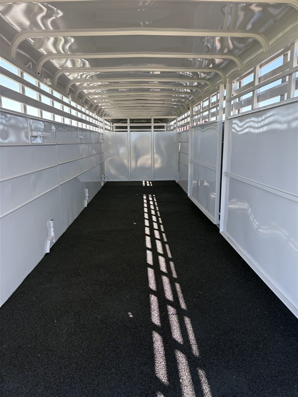 Trailer Photo 7