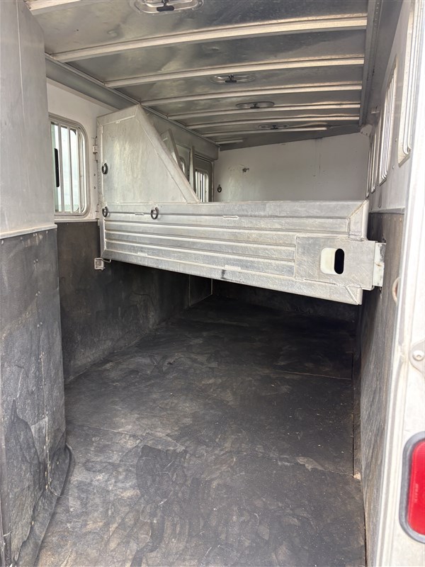 Trailer Photo 6