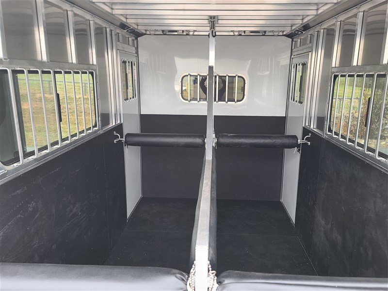 Trailer Photo 18