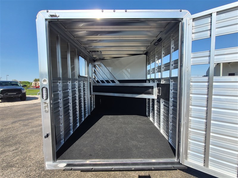 Trailer Photo 15