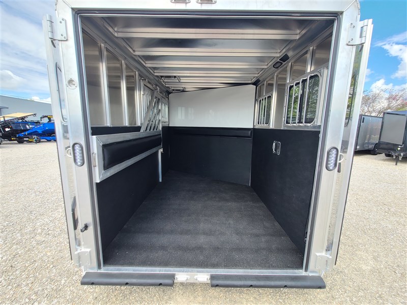 Trailer Photo 16