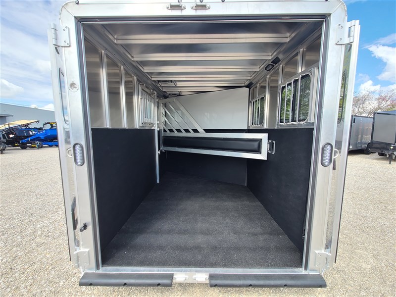 Trailer Photo 14