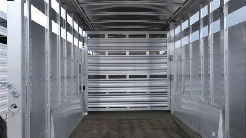 2023 Featherlite 2023 featherlite 8413gn 7x20 stock combo